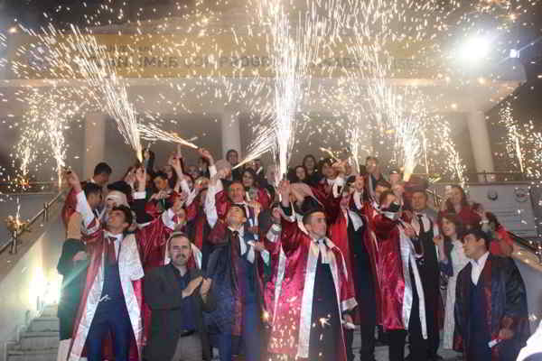 Eflani Lisesi'inde Mezuniyet Sevinci Yaşandı